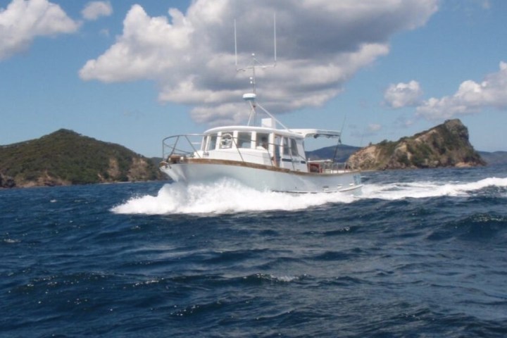 a small boat in a body of water